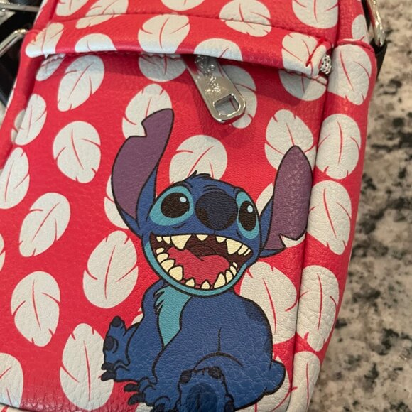 DISNEY LILO AND STITCH CROSSBODY BAG RED WHITE HAWAIIAN LEAVES KAWAII VERSATILE - Picture 7 of 9